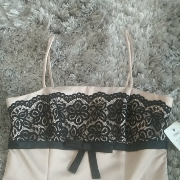 Urban Girl Brand New Cream Dress sz 5/6, - Picture 2 of 6